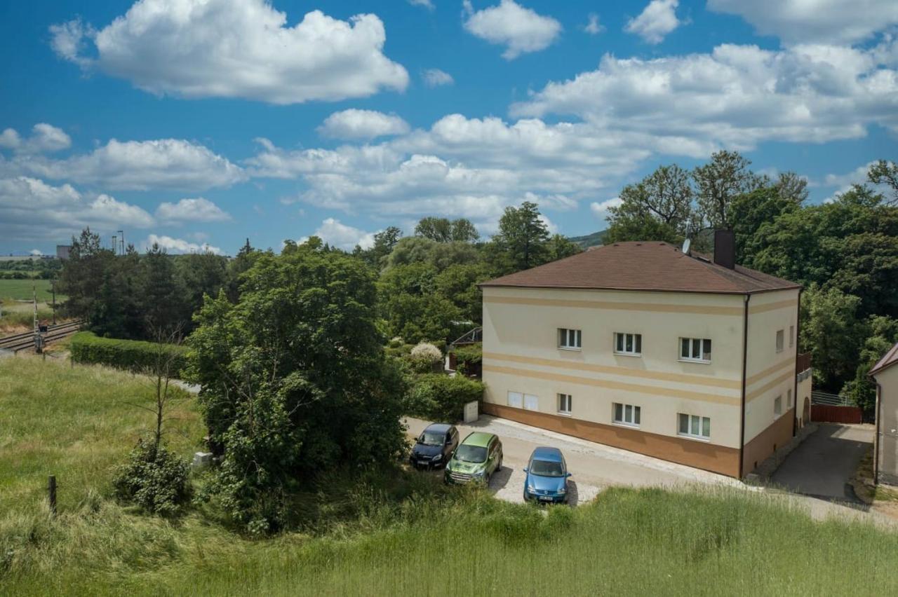 Mlynsky Ostrov Apartment 2 Zdice Экстерьер фото